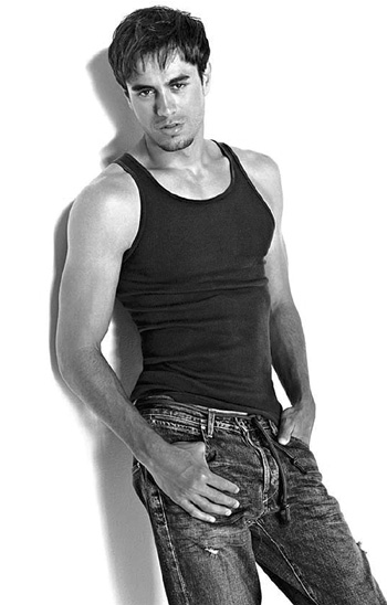 Enrique%20Iglesias_gay.jpg